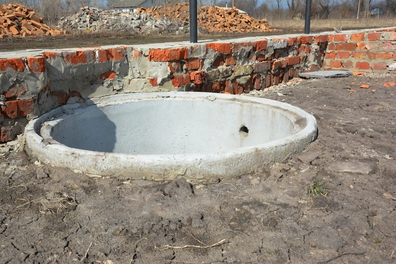 What Are Several Septic Tank Cleaning Methods?