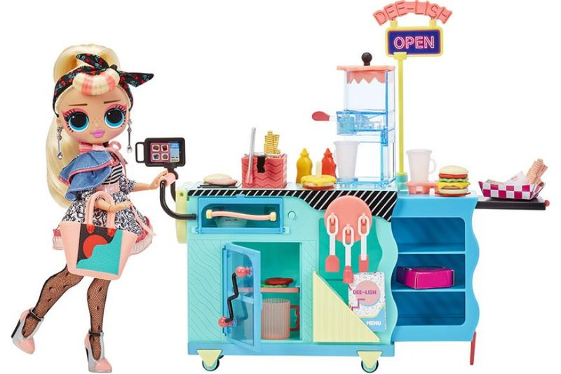 Playtime Palaces: Crafting Memories with Magical Doll Playsets