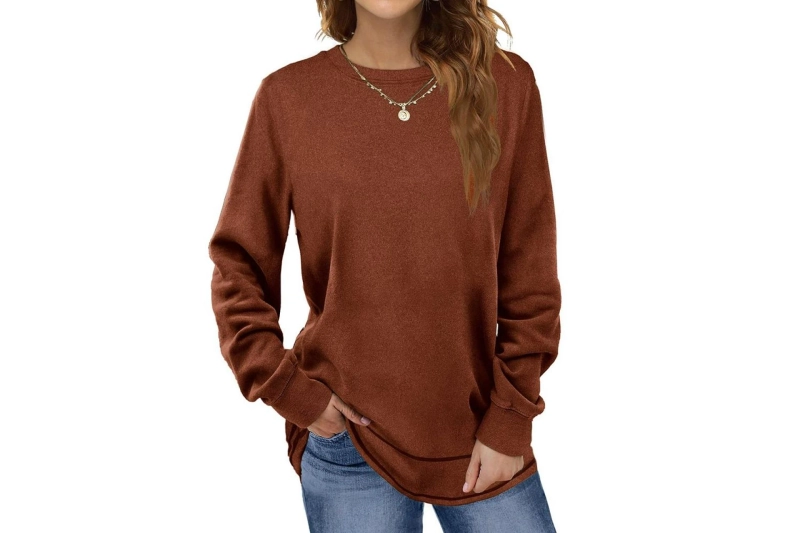 How to Style a Sweatshirt for Women: Casual to Chic Looks