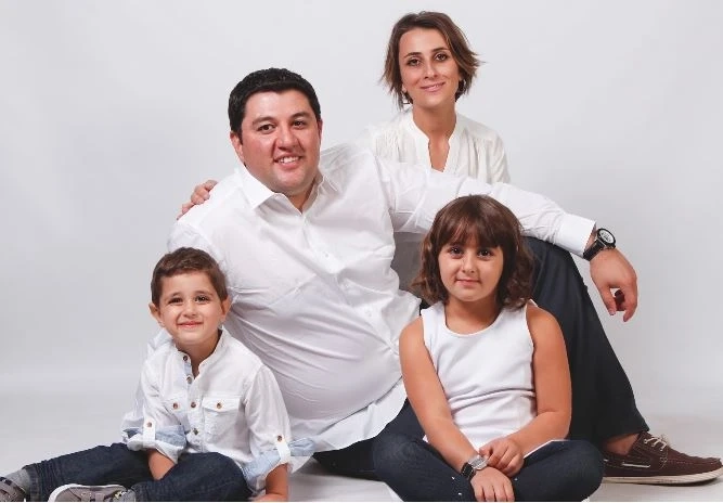 From Blossoms to Snowflakes: Seasonal Family Photography Tips for Stunning Portraits