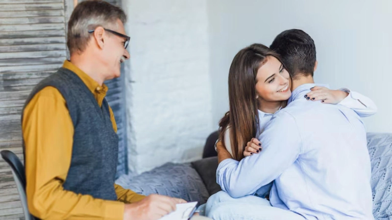 How a Relationship Therapist in Edmonton Helps You Build a Stronger Bond