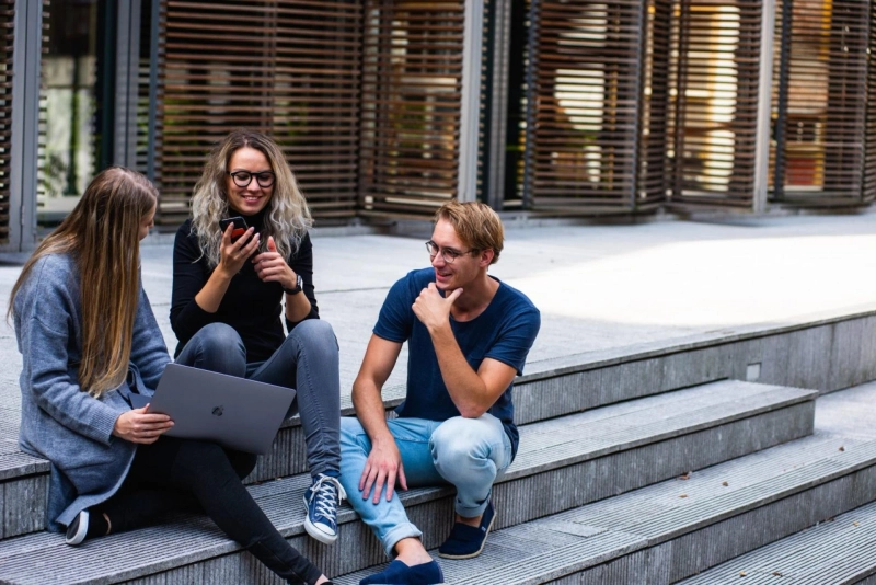 SELF-ESTEEM HELPS INTERNATIONAL STUDENTS SOCIALIZE MORE WITH DOMESTIC PEERS, NEW STUDY FINDS