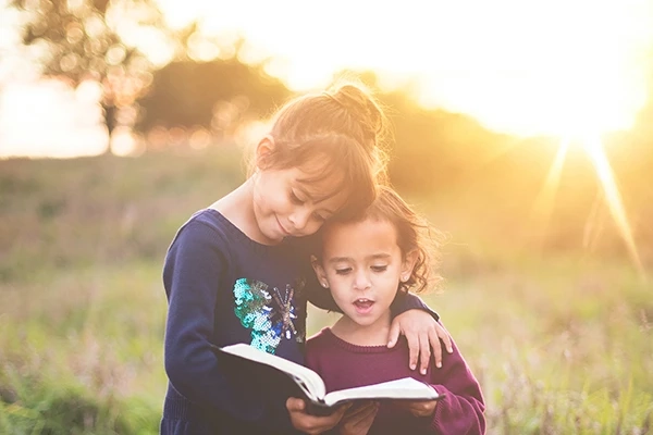 4 Tips on How should I teach my child to read?