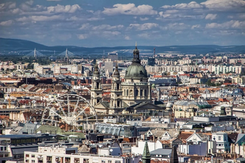 Business Residence vs White Card in Hungary: Choosing the Right Route