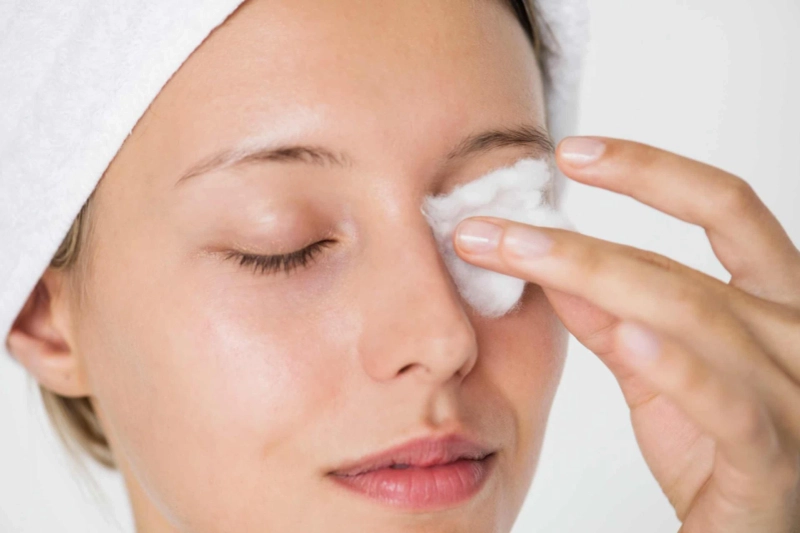 Cleaning Tips for Dry Eye Sufferers
