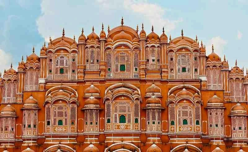 Handlooms, Jewelry & Blue Pottery: A Smart Buying Guide