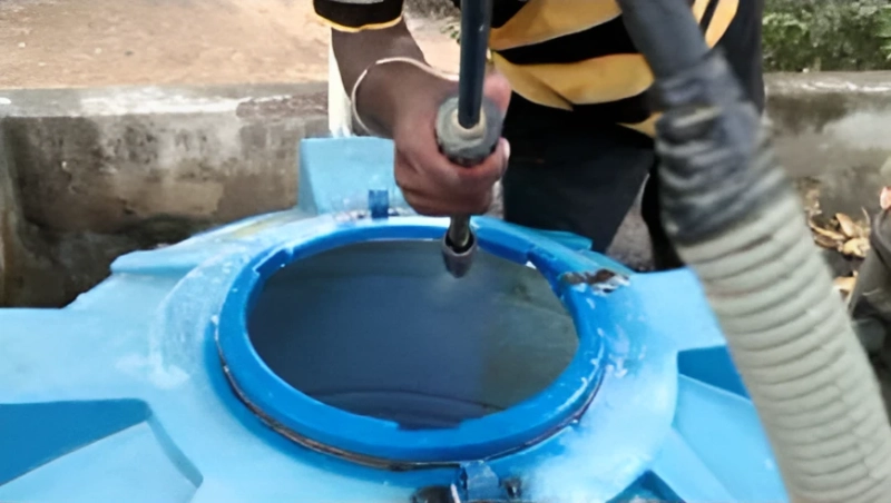 How to choose the best water tank cleaning services near me