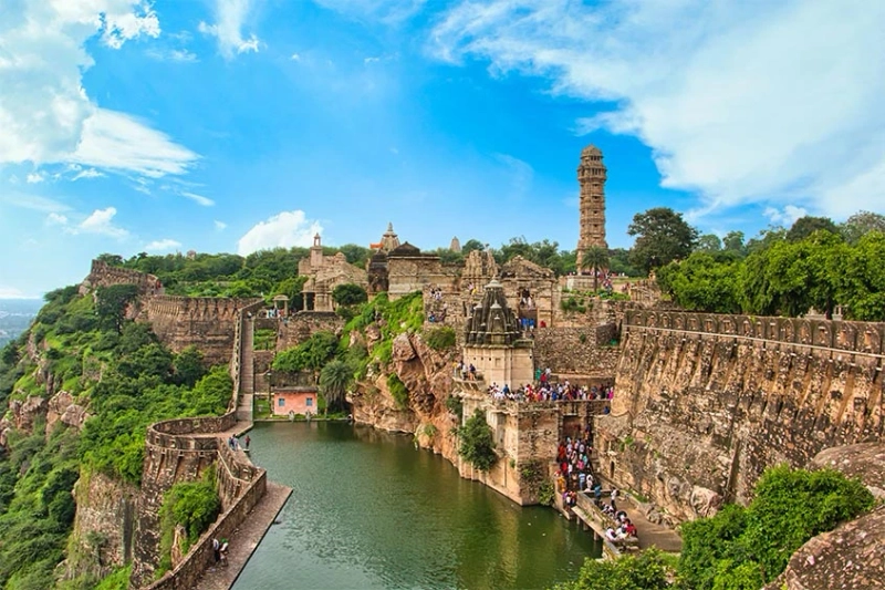 Explore Rajasthan: Timeless Traditions and Living History