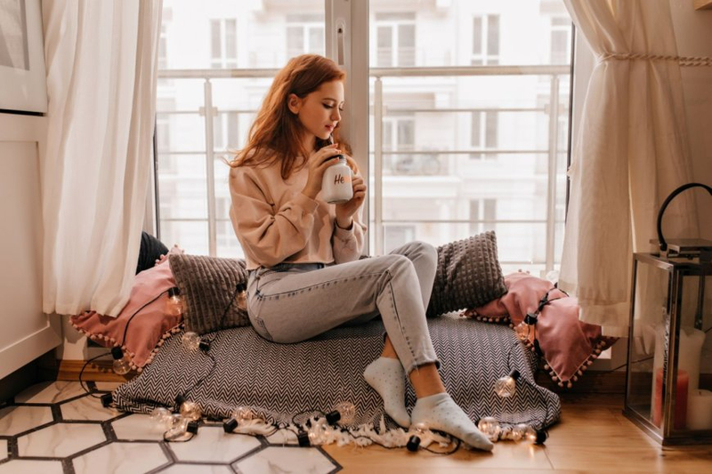 Cozy and Chic: Must-Have Maternity Knitwear Pieces for Winter