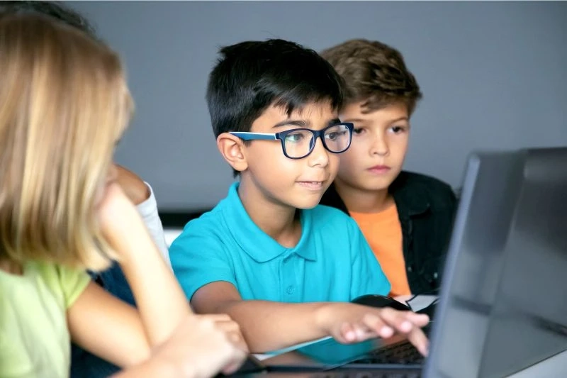 How to help your child develop his communication skills
