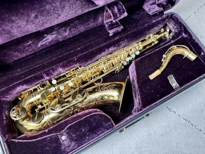 Why Is the Tenor Saxophone Popular in Jazz Music?