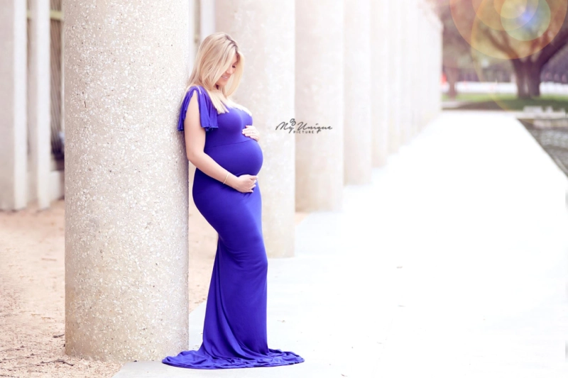 What to Expect When Hiring A Maternity Photographer