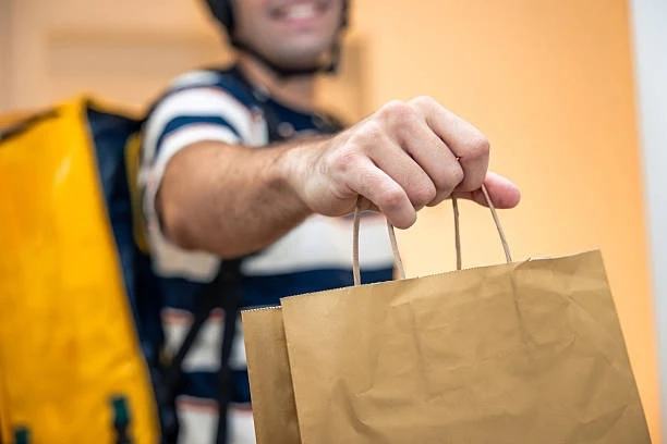 How Courier Bag Suppliers in the UAE Support Secure and Efficient Deliveries