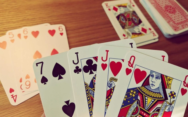 What are online card games and the benefits of online card games