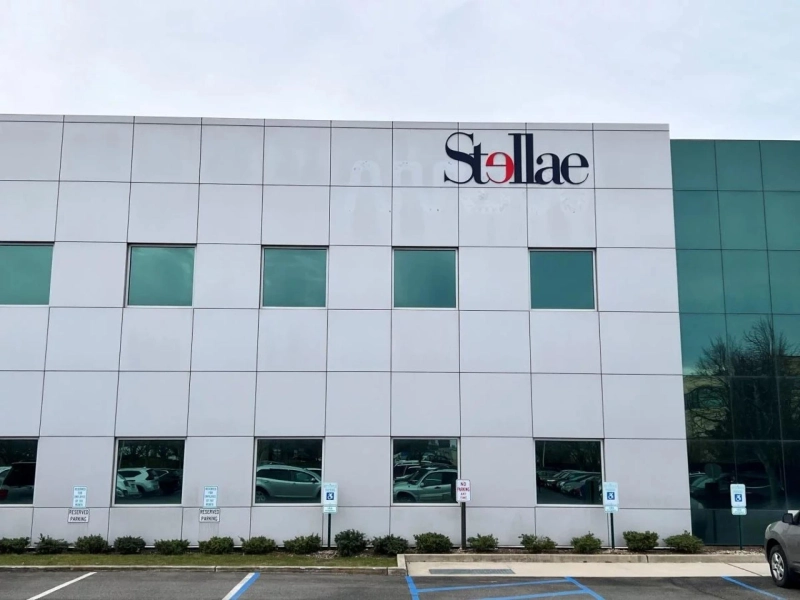 Why Generic Signs Fail and Custom Business Signs Win in Long Island