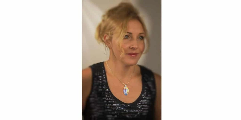 How Useful is a Hamsa Pendant in Worst-Case Situations
