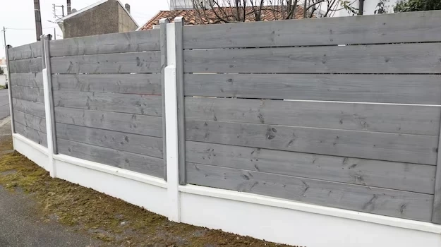 What type of fencing is most expensive?