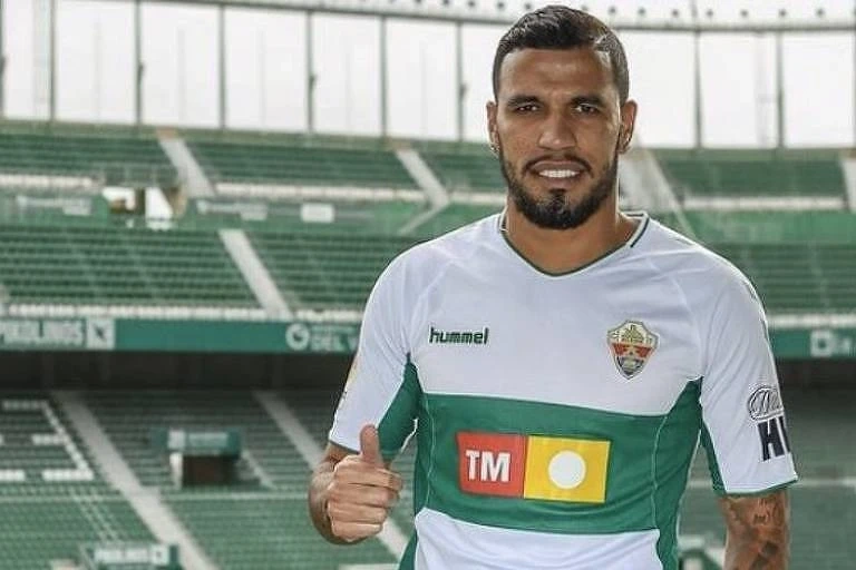 Com futebol parado, atletas vão para casa sem saber quando retornar