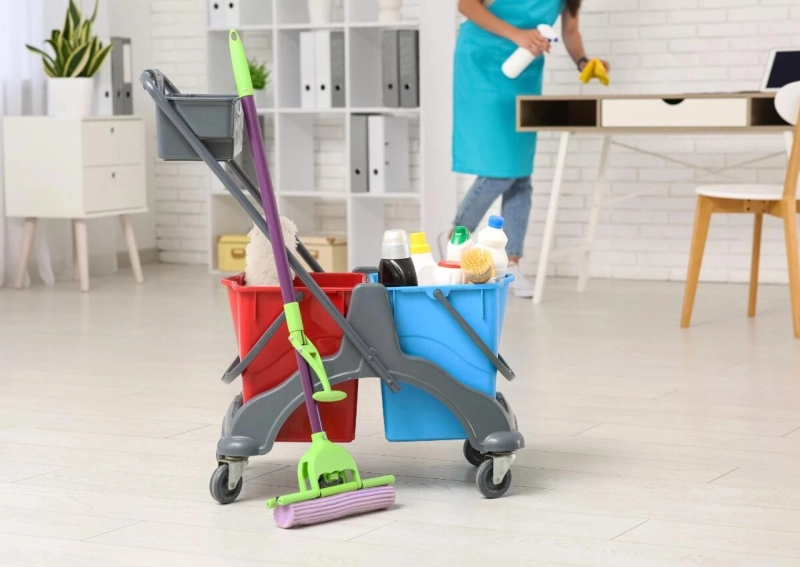 Is a 15L Compact Mop Bucket Enough for Professional Cleaning?