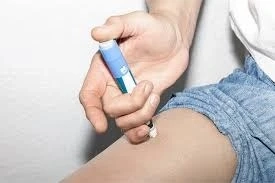 How Do I Manage Cravings While Using Weight Loss Injections? 