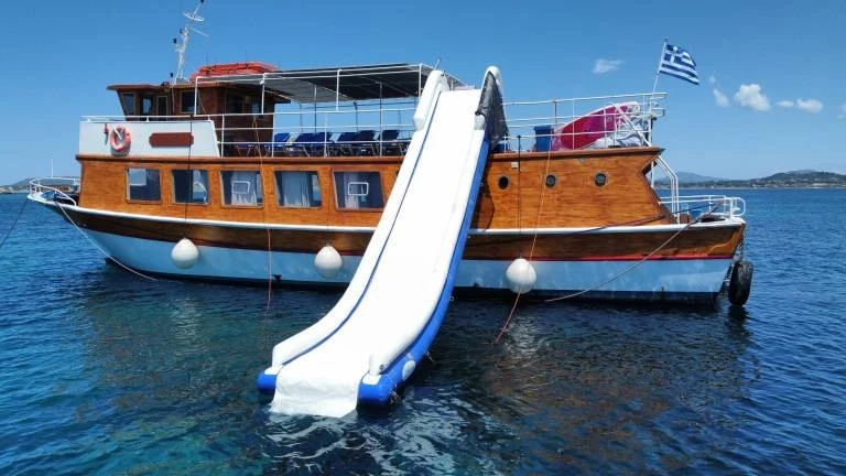 Discover Paradise Lost- Exploring the Waters of Kefalonia’s Coastline