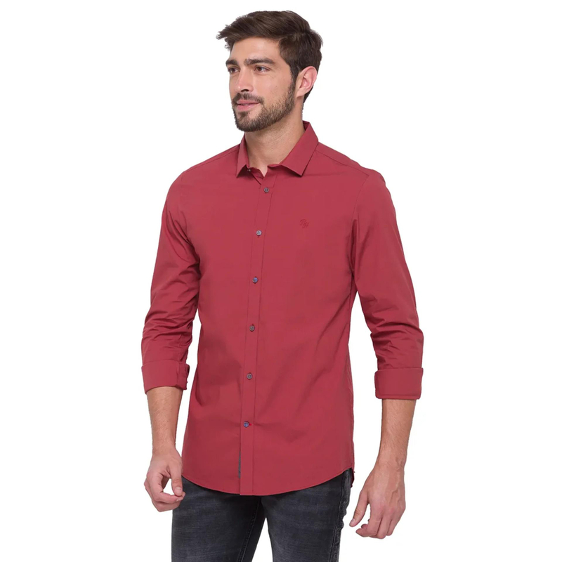 Party-Ready Without the Suit: Shirts Men Are Wearing in 2026