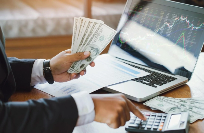 Investment Calculator: Explain the Calculation of Components like CDs, Stocks and Real Estate with an Investment Calculator.