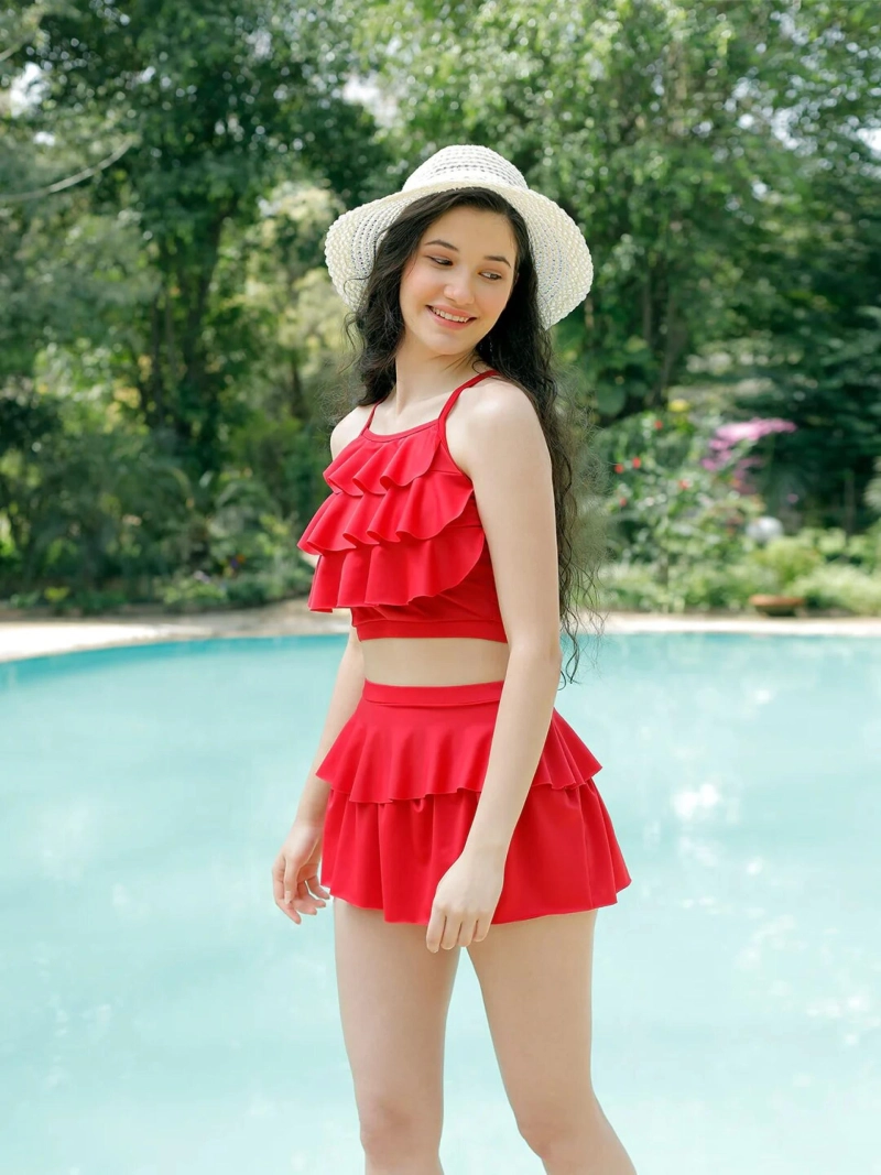 A Beginner's Guide to Choosing the Right Women's Swimwear