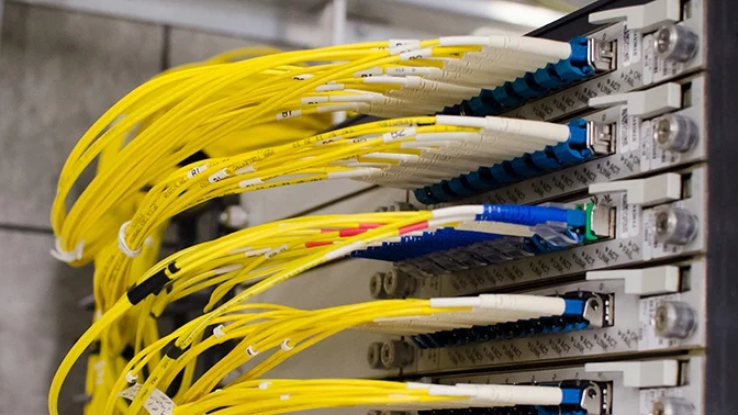 SAS Kabel für effiziente Verbindungslösungen in leistungsstarken IT-Systemen