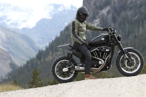 What benefits are offered to employees working at Harley Davidson dealerships?