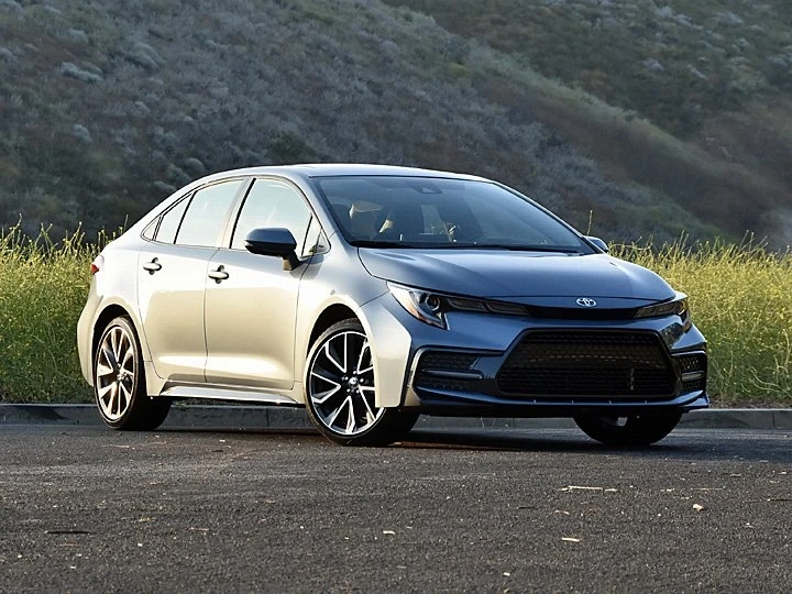 2020 Toyota Corolla Sedan got plastic operation and looks sportier