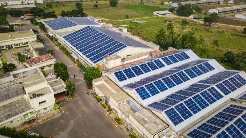 How a Residential Solar Panel System Reduces Energy Bills