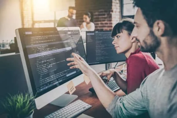 Supporting Small Businesses: Why Hiring a Local Web Designer is a Smart Choice