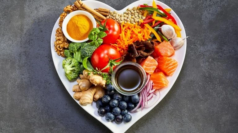 The Advantages of Healthy Eating: Crafting Nutritious Family Meal Plans