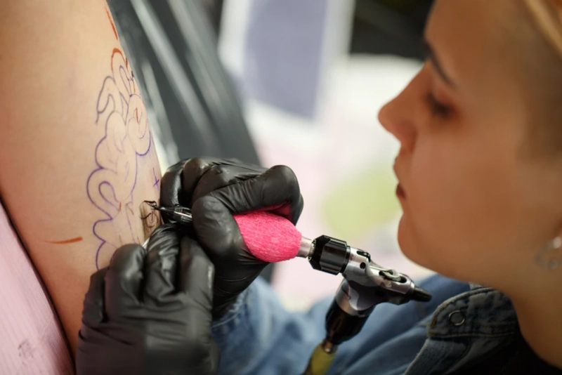 What to do to allow a tattoo to heal properly