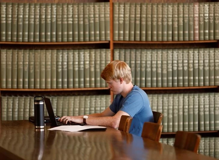 Best Textbook Supplier to Purchase Books Online