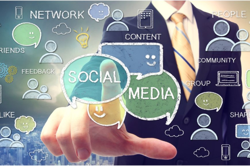 Leveraging Social Media to Boost Your Digital Dropshipping Business