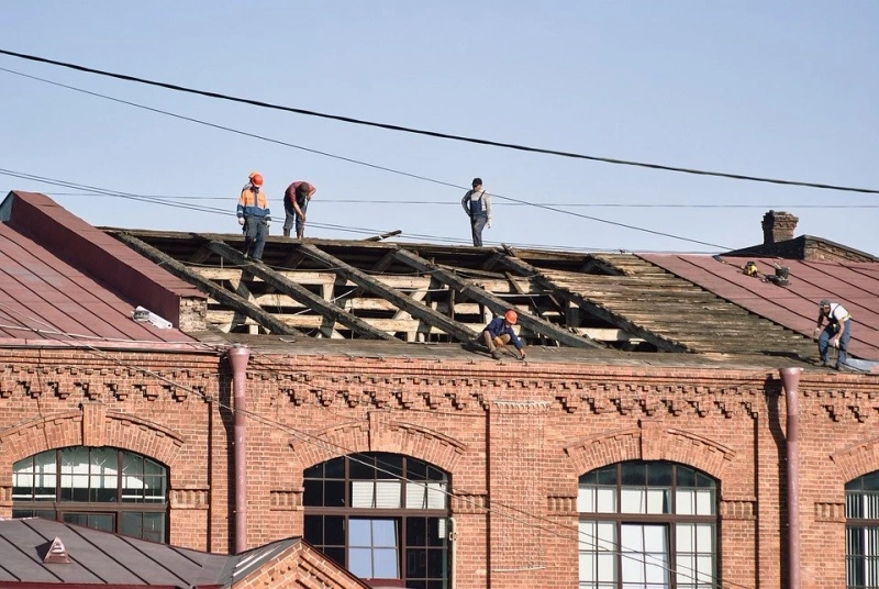 5 Factors to Consider When Picking the Right Material for Roofing