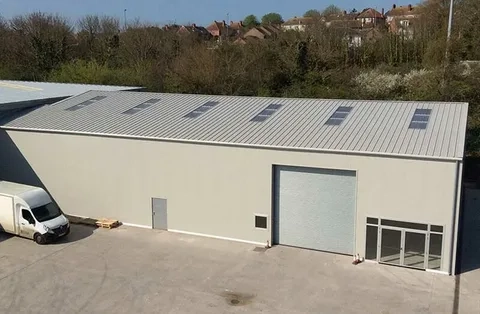 Des bâtiments temporaires résistants pour usage agricole ou industriel