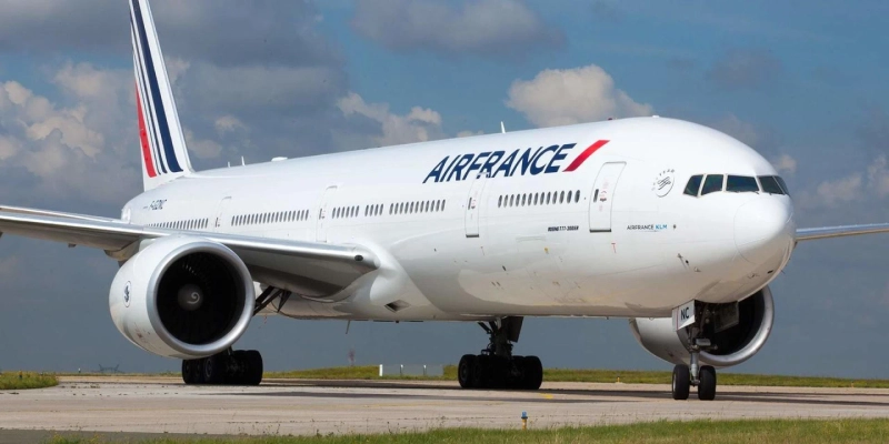 How do I connect to Air France directly?