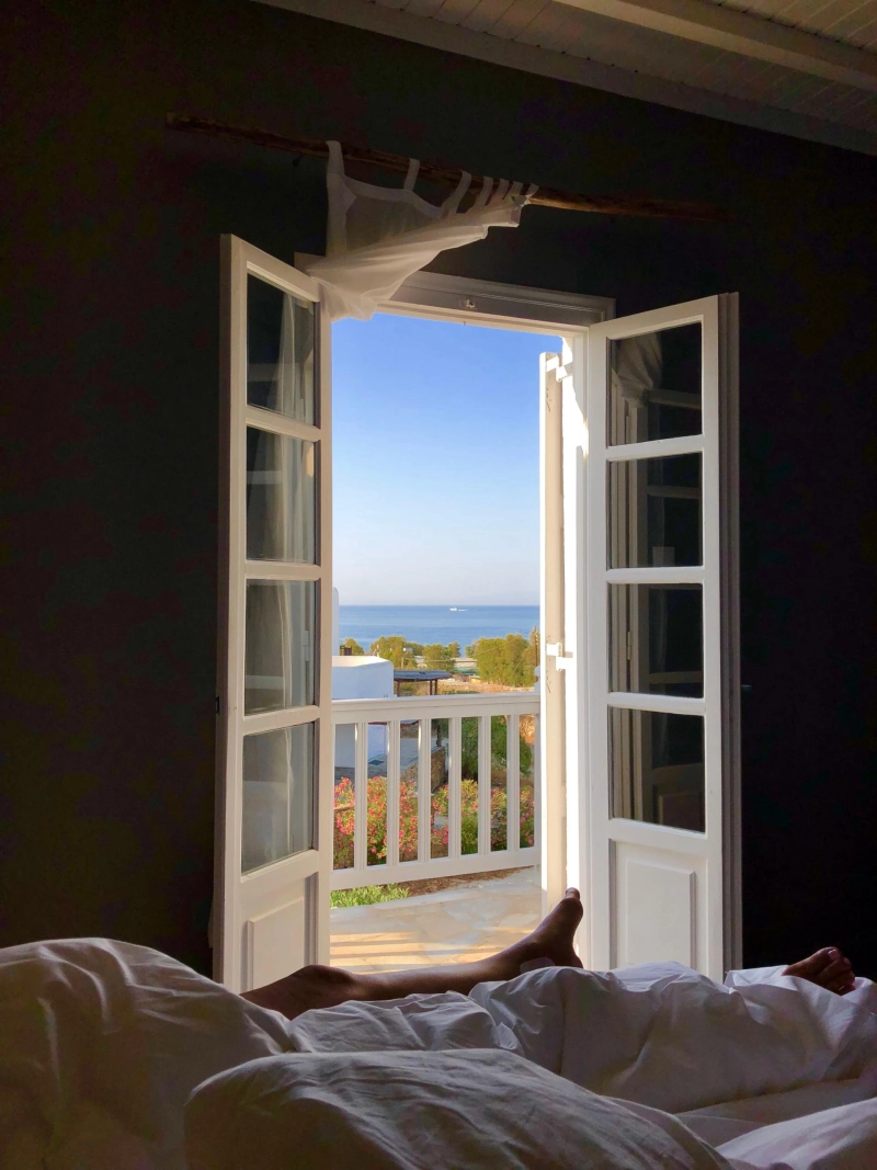 Slaapkamerventilatie en Matrascomfort: Waarom Frisse Lucht Essentieel is voor Goede Slaap