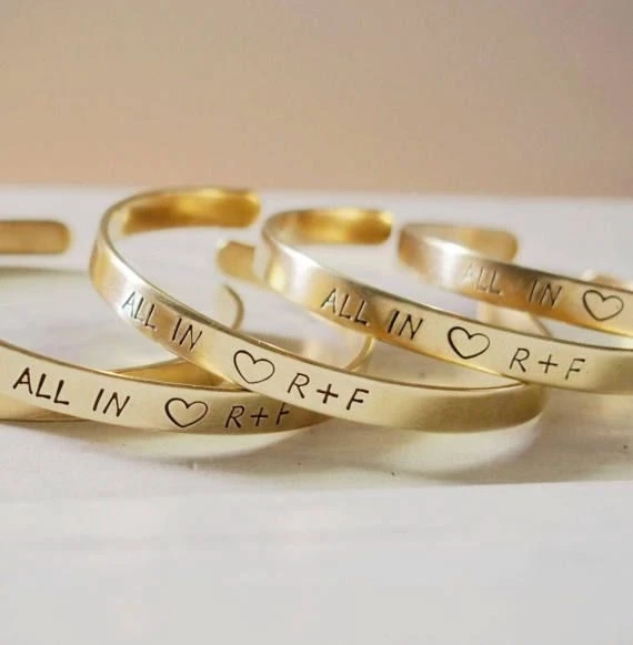 How Engraved Bracelets Reflect Your Style and Personality