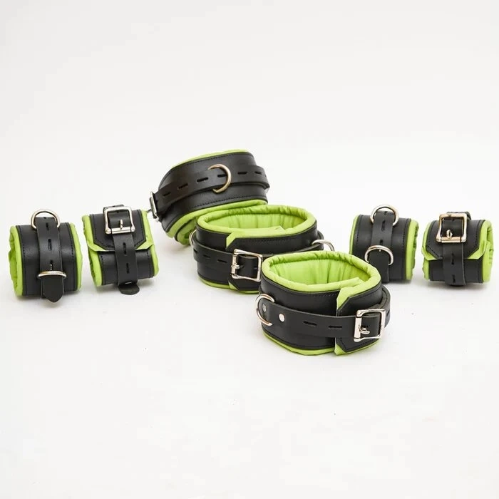 The Intricacies of Leather Bondage Handcuffs: A Comprehensive Guide
