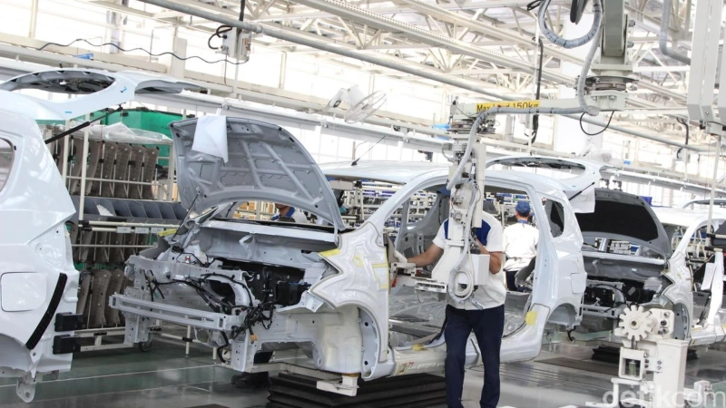 Latar Belakang Industri Otomotif