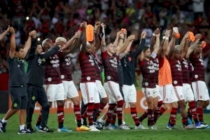 Os grandes clubes precisam estar nos estaduais