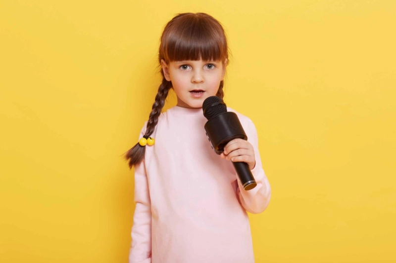 Public Speaking for Kids: 30 Topic Ideas for 30 Days