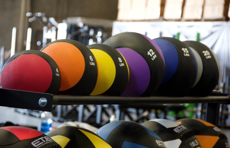 Why Weighted Medicine Balls Are Essential for Full-Body Strength and Core Workouts