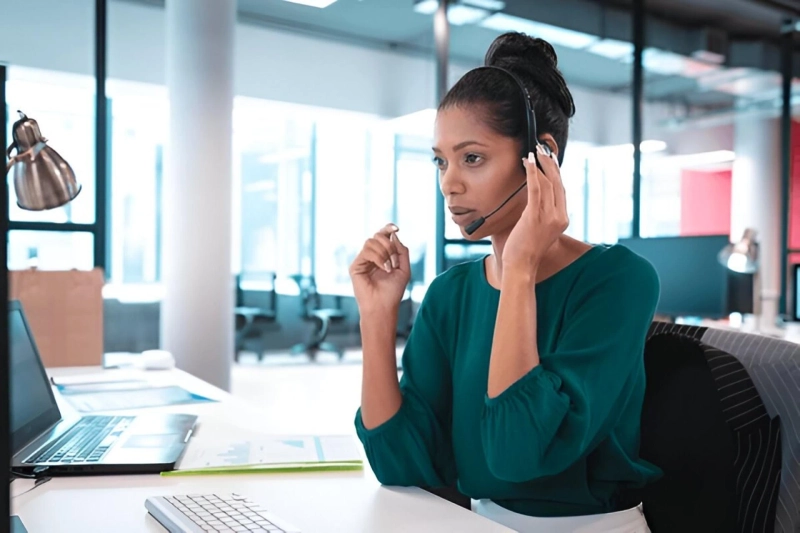 AI Accent Harmonizer for Contact Centers: Enhancing Voice Modulation & Clarity