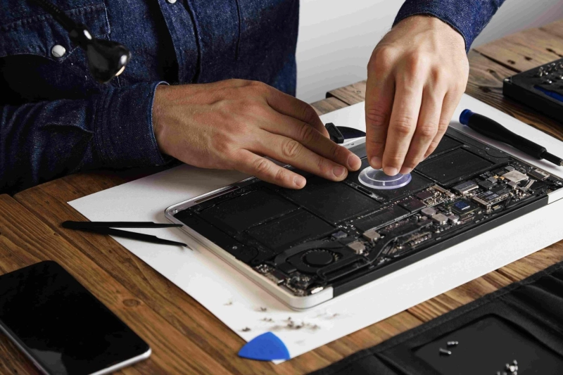 Get an Ideal Expert tablet and laptop repair in North Olmsted.