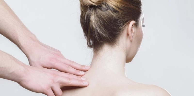 How the Best Neck and Shoulder Massager in Singapore Complements a Clean Air Lifestyle with an Air Purifier